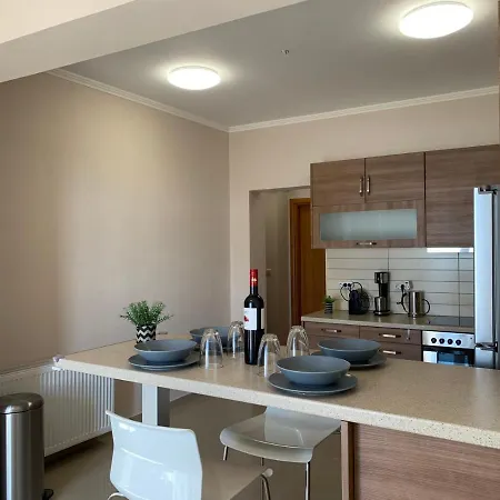 Lefkas Vacation Suites *